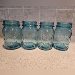 Vintage 1923-1933 Ball Mason Jars Blue Set Of 4 With Lids